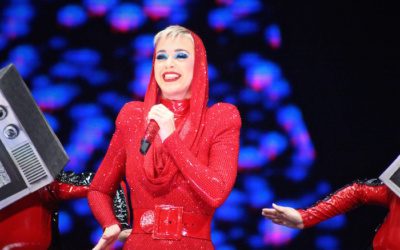 katy perry sparks social commentary during performance in kansas city