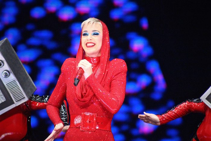 katy perry sparks social commentary during performance in kansas city
