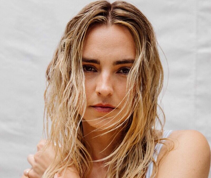 katelyn tarver teases new album with earworm single “hurt like that”