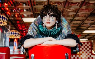 “what’s going on?!”is madilyn mei’s cosmic cry for the awkward and alienated