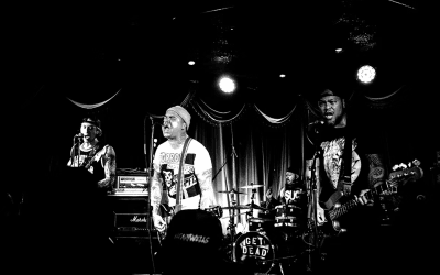 heartwells is bringing punk back with their new single and music video “piss n’ gums”